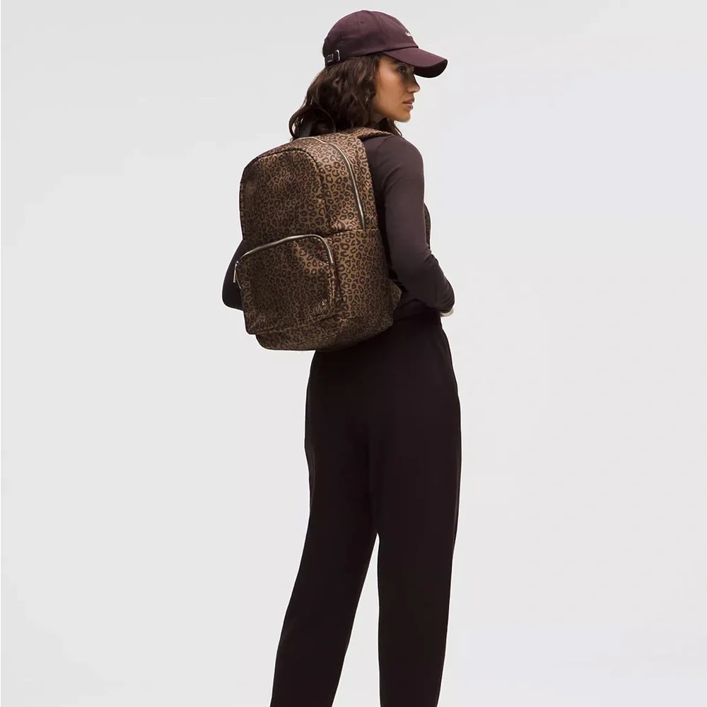 Lululemon Everywhere Backpack 22L Metal Hardware- LPOK/GOLD